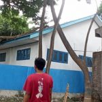 Bongkahan Kayu Bertumpuk Diatap Kantor Dinas PUPR Bulukumba