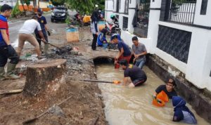 Tim Pengendali Banjir Bulukumba Tak Kenal Libur 