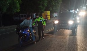 Puluhan Pengendara Sepeda Motor di Bulukumba Dihadiahi Surat Tilang