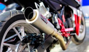 Polisi Sita Puluhan Knalpot Racing Didepan Kantor Lalulintas Bulukumba 