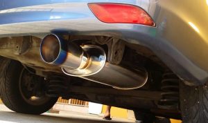 Benarkah Kalau Mengganti Knalpot Racing Mobil Jadi Kencang 880x495