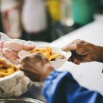 Ada 6 Keutamaan Berbagi Makanan di Hari Jumat 