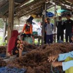 Bersepeda , Andi Utta Sapa Warga di Pantai Merpati Bulukumba