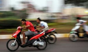 Balap Liar Didepan Rujab Kapolres Bulukumba, Warga : Sudah Jadi Tradisi 