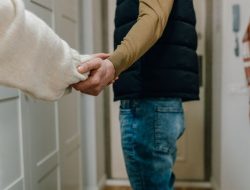 Mesum di Puskesmas , Perawat dan Bidan Digerebek