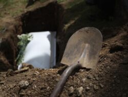 Kuburan Misterius Muncul Depan Rumah Warga, Isinya Anak Bayi Diduga Hasil Hubungan Gelap