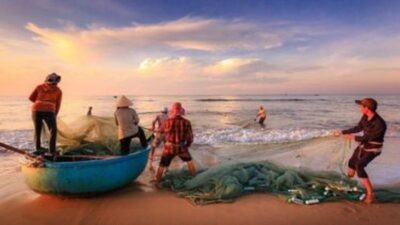 Nelayan Bulukumba Diminta Kurangi Aktivitas Melaut