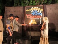 Terlihat Kompak Bupati dan Wabup Bulukumba Hadiri HUT Teater Kampong