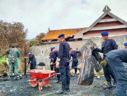 1 SST Personel Brimob Bone ke Lokasi Kebakaran