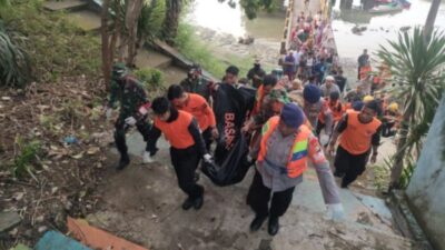 Tim SAR Gabungan Evakuasi Remaja 17 Tahun Hilang di Perairan Palette Bone