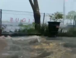 Makassar Dikepung Banjir, Anak Sekolah Diliburkan