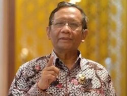 Jokowi Tunjuk Mahfud MD jadi PLT Menteri Kominfo Usai Johnny G Plate Jadi Tersangka