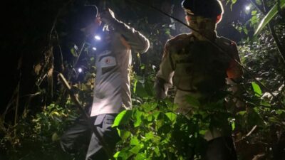 Terjatuh ke Sungai Seorang Nenek di Bone Hilang Terbawa Arus air Sungai, SAR Brimob Gerak Cepat