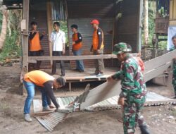 TNI di Bulukumba Bonkar Rumah Tidak Layak Huni Warga Sapulohe