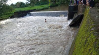 Sudah Enam Jam Anak 9 Tahun yang Tenggelam di Sungai Lajae Bulukumba Belum Ditemukan