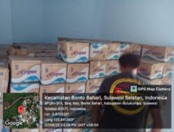 Ikut Sukseskan Gerakan 10 Juta Bendera Merah Putih, Owner Tiara Group Sumbang 1000 Dos Air Minum 