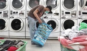 Usaha Laundry Kiloan di Bulukumba Tak Terganggu Meski Musim Kemarau