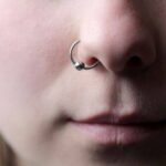 Tindik Hidung bagi Perempuan, Bolehkah dalam Islam? 