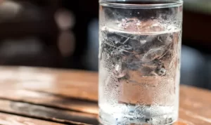 002448100 1550222474 Benarkah Sering Minum Air Es Picu Penyakit Jantung By MR.Yanukit Shutterstock