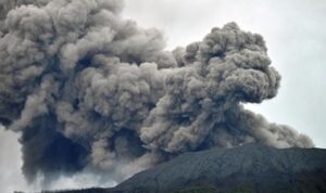 gunung marapi kembali erupsi 4 169