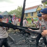 SAR Brimob Bone Bantu Korban Kebakaran Bajoe