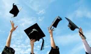 663x442 6 pengeluaran ini wajib disiapkan setelah lulus kuliah 160818p