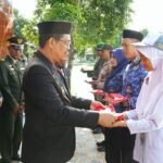 Hari Lahir Pancasila, Wabup Edy Manaf Serahkan Bendera Merah Putih