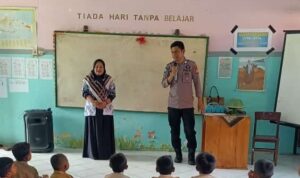 Polisi Berkunjung ke SDN 195 Ekatiro, Ini Tujuannya