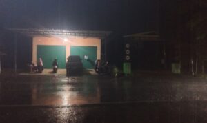 Hujan Turun, Pengemar Ridwan Sau di Bulukumba Galau 