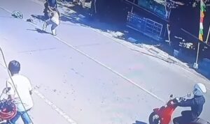 Pelaku Tabrak Lari Di Jalan Poros Caile Bulukumba Terekam CCTV Warga 