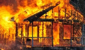 37727 ilustrasi kebakaran rumah