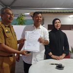 Tunjukkan Kepatuhan sebagai Petahana, Andi Utta dan Edy Manaf Kembalikan Fasilitas Negara Sebelum Cuti