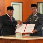 Putra Bulukumba Jabat Pjs Bupati Pasang Kayu Sulbar 