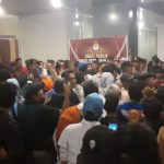 Emak-emak di Lokasi Debat Terakhir: HB Kerja Nyata, Jadimi Hanya Cerita