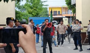 Diduga Masih Marak Judi Sabung Ayam dan Tambang Ilegal , Aktivis Mahasiswa Geruduk Kantor Polisi