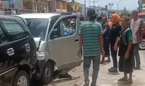 Breaking News:  Kecelakaan Di Bulukumba 5  Mobil Terlibat Tabrakan Beruntun