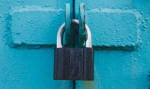 Hampir Setahun Sekolah Disegel, Murid SDN 145 Dwi Tiro Bontotiro Terlantar