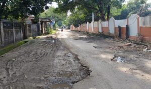 Betahun-tahun tak Dikerja, Jalan Perkuburan Umum Desa Taccorong Rusak Mirip Kubangan