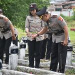 Polres Bulukumba Tabur Bunga di TMP Taccorong