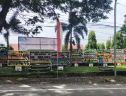 Pengusaha Karangan Bunga Panen Rezeki