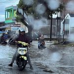Kendaraan Bertumpuk, Air Meluap Ke Jalan Kusuma Bangsa Caile Samping Sejahtera