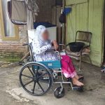 Berkolaborasi Dengan Pemdes, Dinsos Bulukumba Bantu Kursi Roda Untuk Warga Desa Bontonyeleng