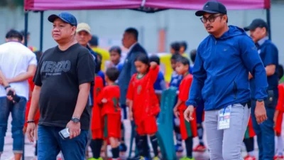 Om King menyiapkan hadiah sepeda motor untuk penonton laga Kualifikasi Porprov Bulukumba melawan Bantaeng.