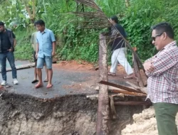 Longsor Putus Jalan di Kecamatan Herlang