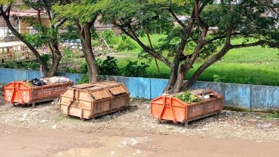 Pedagang Pasar Sentral Keluhkan Bau Busuk Sampah