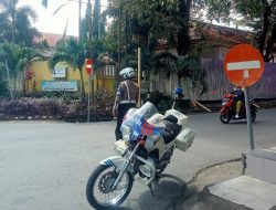 Polisi Tilang Pengendara Bandel Depan RSUD Andi Sultan Daeng Radja