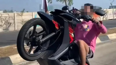 Kecelakaan akibat aksi freestyle motor di jalan Sam Ratulangi Bulukumba