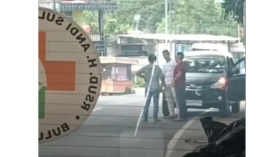 Ambulans RSUD Andi Sultan Daeng Radja usai kecelakaan di Bantaeng