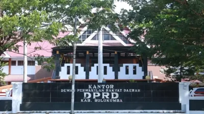 Gedung DPRD Bulukumba tempat para legislator berkantor.
