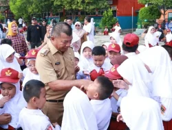 Bupati Bulukumba Turun Tinjau Gerakan Ayah Antar Anak Hari Pertama Sekolah